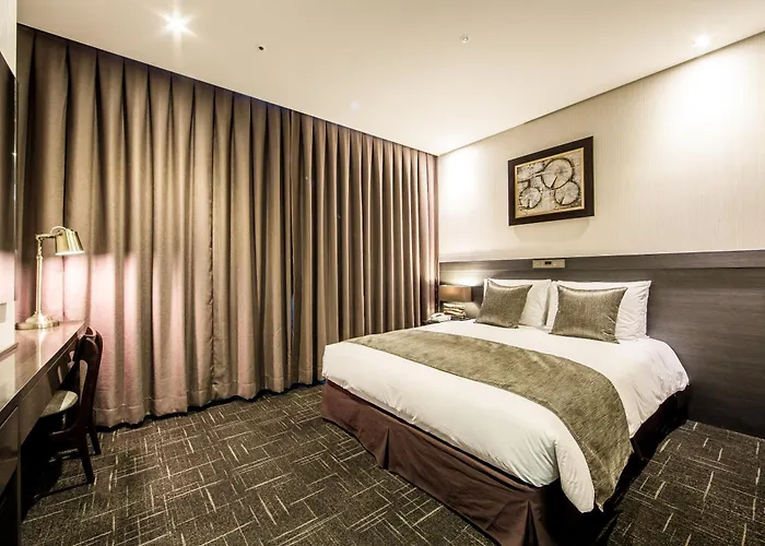Golden 4*